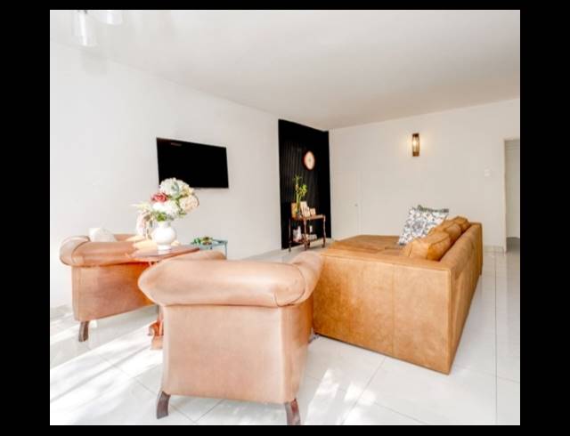 2 BEDROOM APARTMENT FOR SALE IN SANDOWN